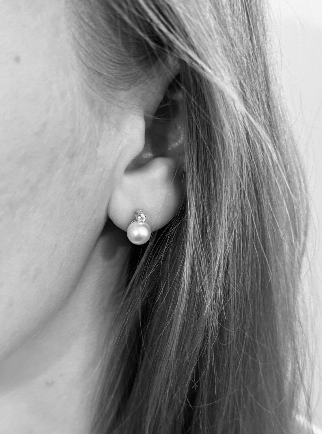 Ohrstecker Anja mit Diamanten und Perlen
