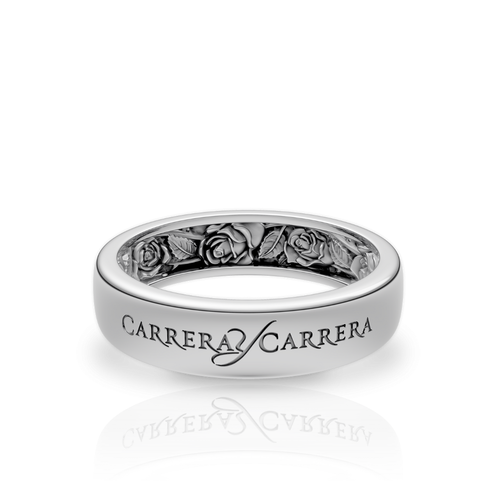 WEDDING RING BEAUTY INSIDE ROSES